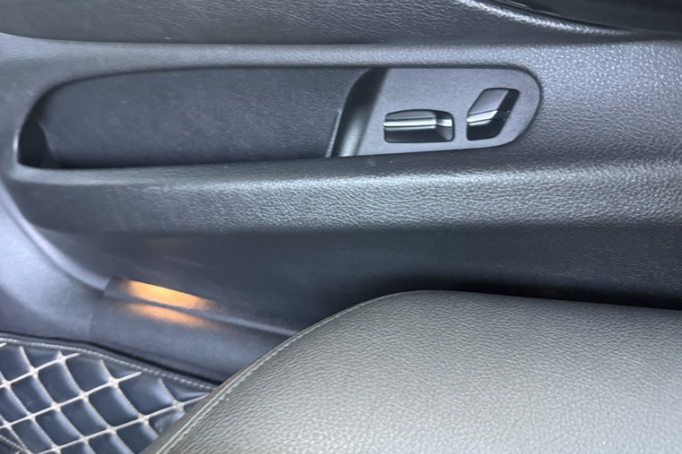BMW 3 Series 2017 car image #14