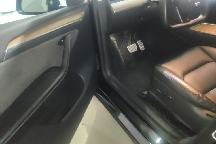 Tesla Model Y 2021 #16 Tesla Model Y 2021 immagine di auto #16