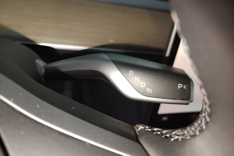 Tesla Model Y 2023 #14 Tesla Model Y 2023 car image #14