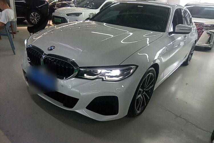 BMW 3 Series 2022 #2 BMW 3 Series 2022 car image #2