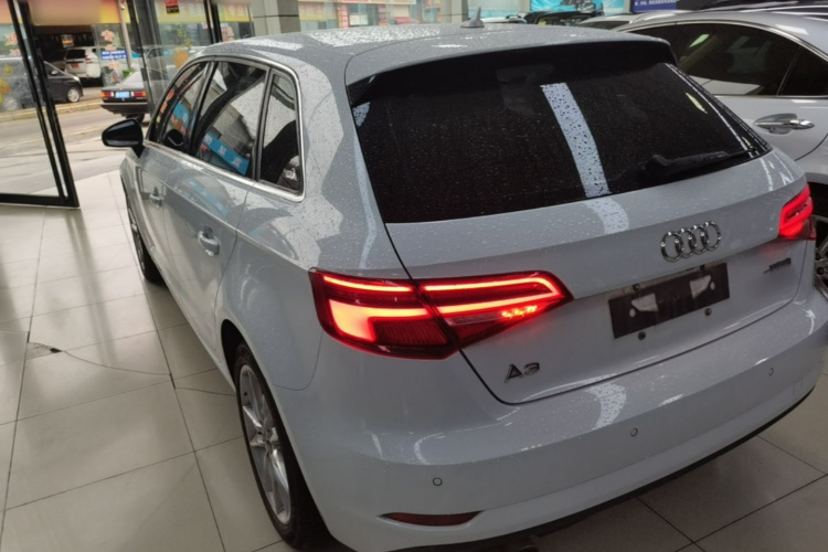 Audi A3 2018 car image #5