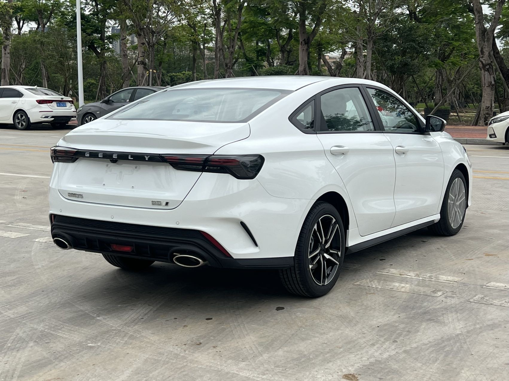 GEELY Binray 2026 car image #7