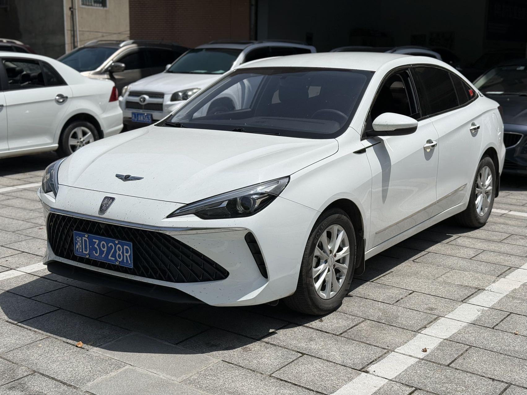 Roewe i5 2024 image de voiture 
