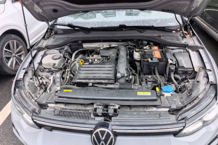Volkswagen Golf 2021 car image #22