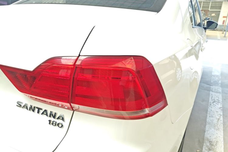 Volkswagen Santana 2017 car image #8