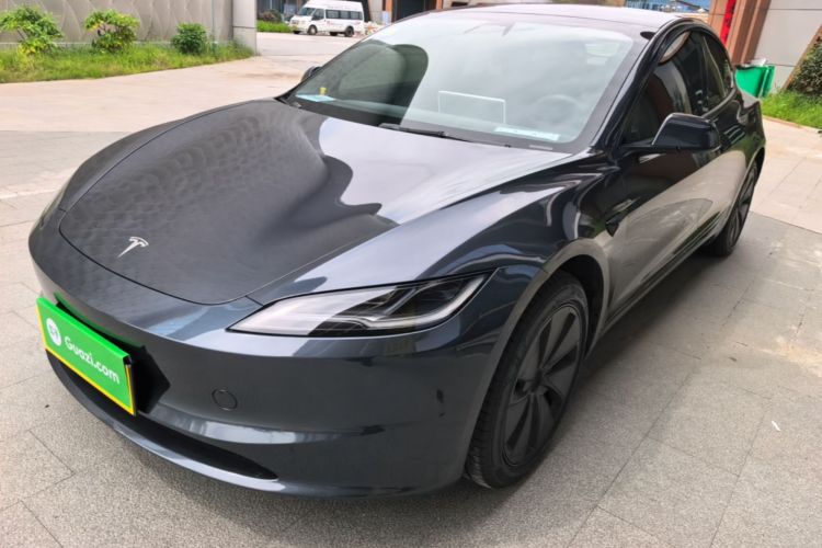 Tesla Model 3 2025 car image #2