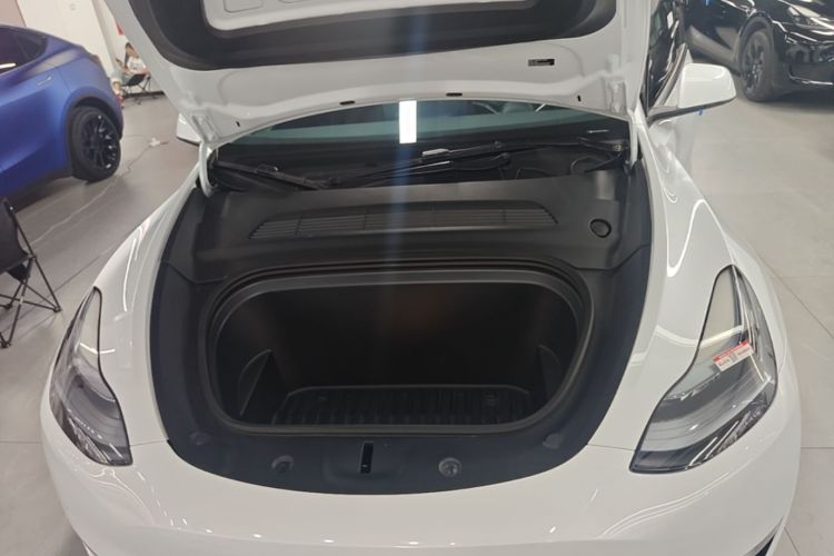 Tesla Model Y 2023 #20 Tesla Model Y 2023 car image #20