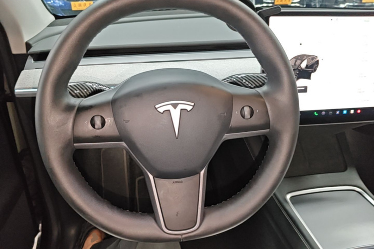 Tesla Model Y 2023 #11 Tesla Model Y 2023 car image #11