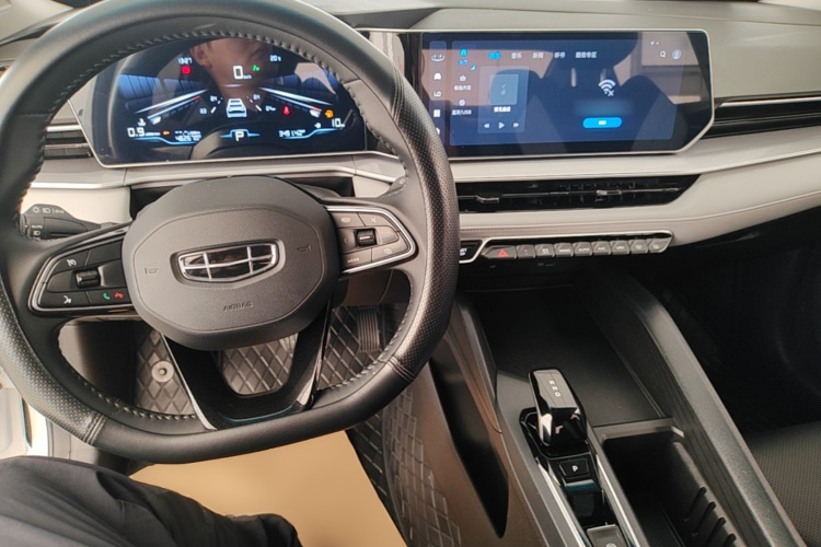 GEELY Binray 2024 car image #10