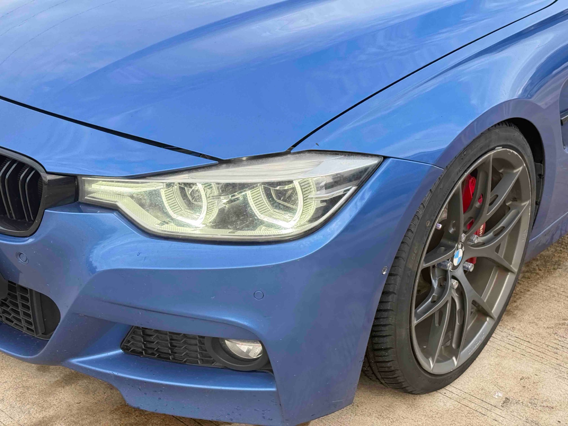 BMW 3 Series 2018 car image #13