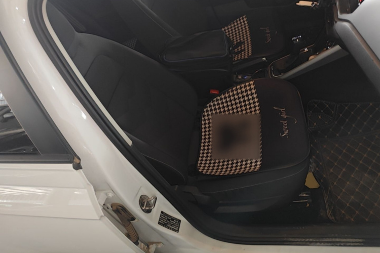 Volkswagen Polo 2023 car image #24