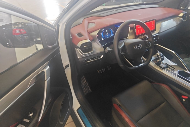 GEELY Coolray 2019 car image #16