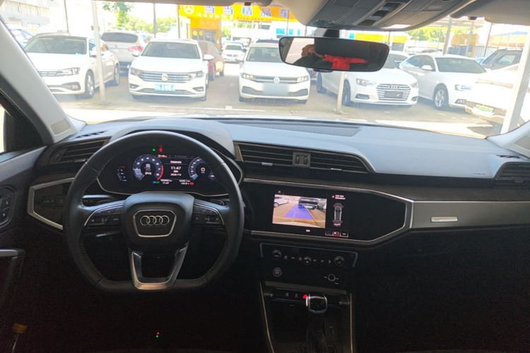 Audi Q3 2019 #10 Audi Q3 2019 car image #10