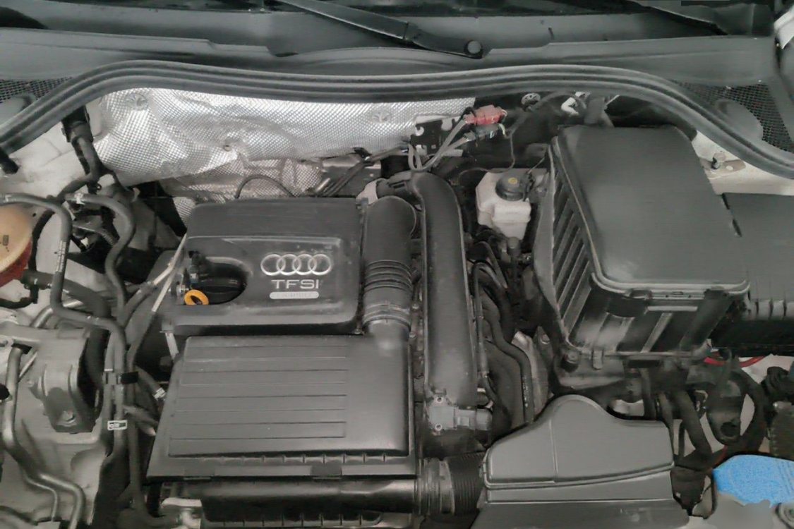 Audi Q3 2016 car image #10