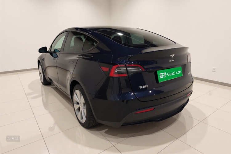 Tesla Model Y 2023 #5 Tesla Model Y 2023 car image #5