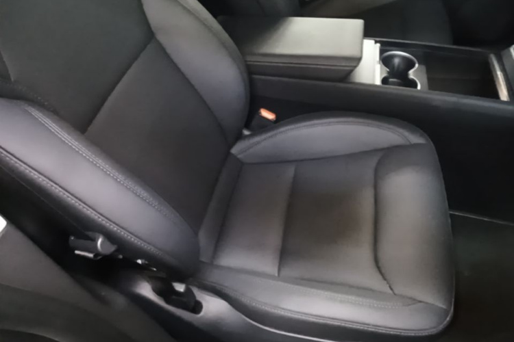 Tesla Model Y 2025 #24 Tesla Model Y 2025 car image #24