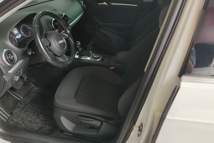 Audi A3 2017 car image #19