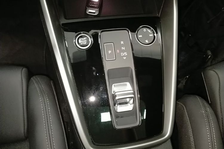 Audi A3 2023 immagine di auto #14