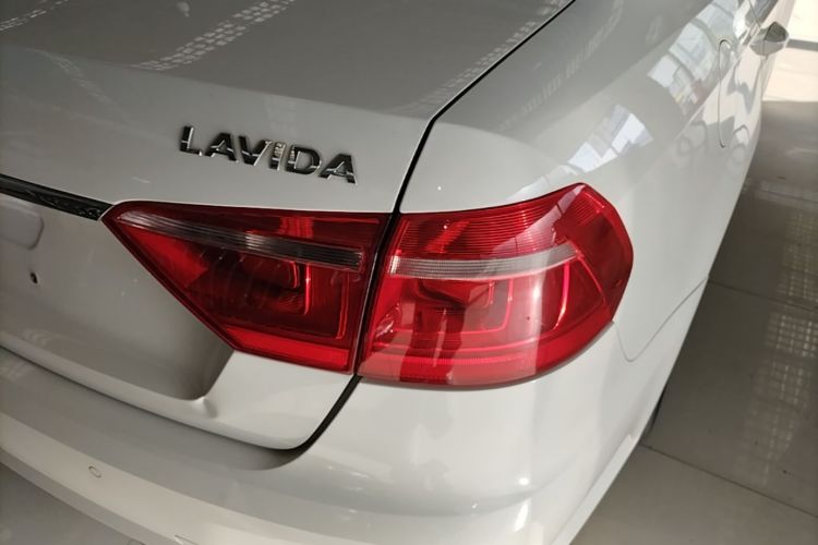 Volkswagen Lavida 2016 car image #8