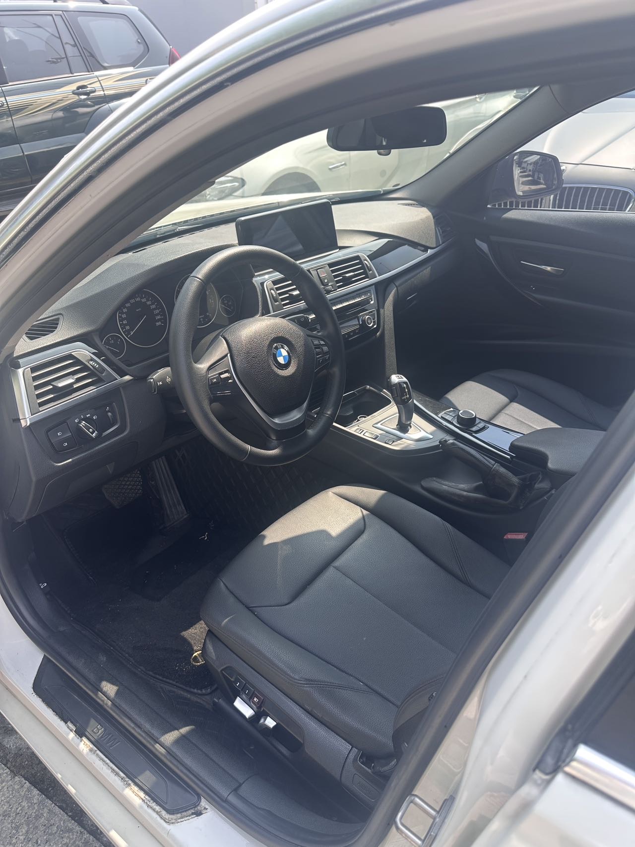 BMW 3 Series 2017 #5 BMW 3 Series 2017 car image #5
