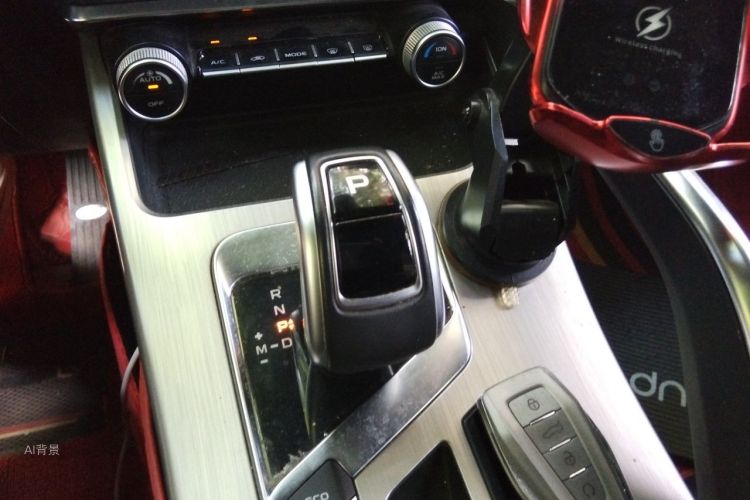 GEELY Coolray 2019 immagine di auto #16
