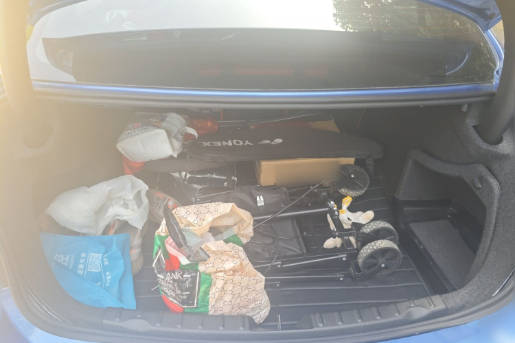 BMW 3 Series 2018 car image #22