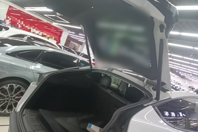Tesla Model Y 2025 #19 Tesla Model Y 2025 car image #19