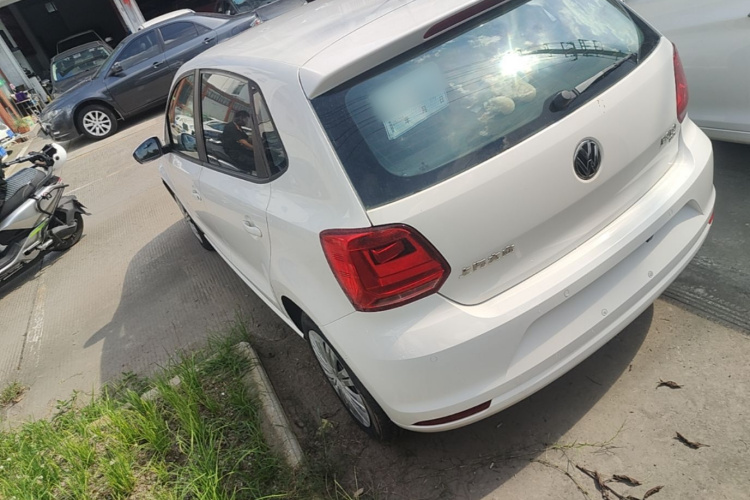 Volkswagen Polo 2017 car image #5