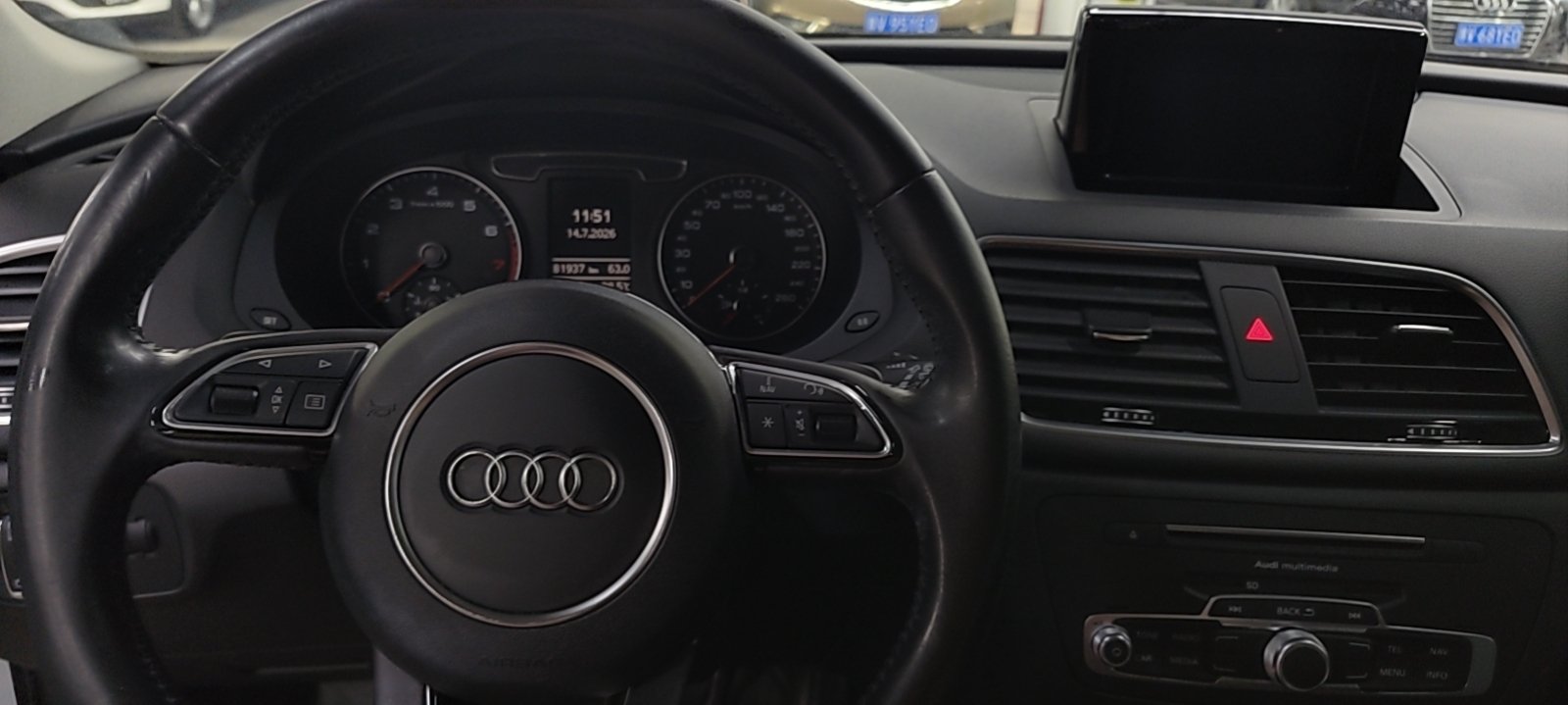 Audi Q3 2016 car image #5
