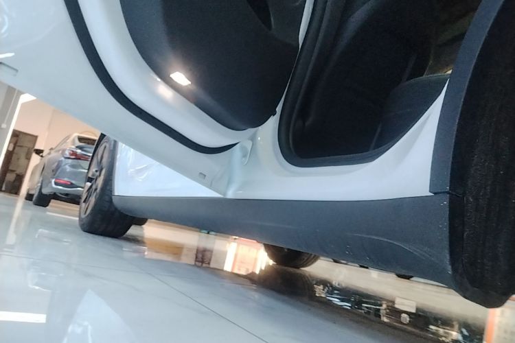Tesla Model Y 2023 #27 Tesla Model Y 2023 car image #27