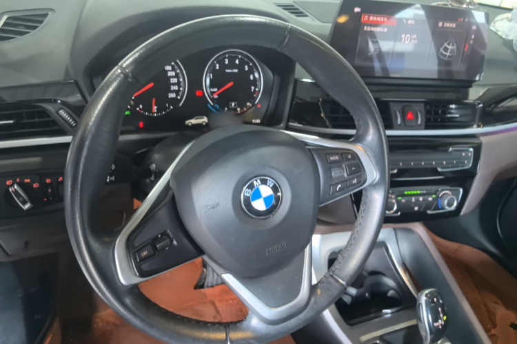 BMW X1 2022 car image #11