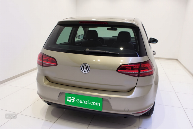 Volkswagen Golf 2017 car image #6