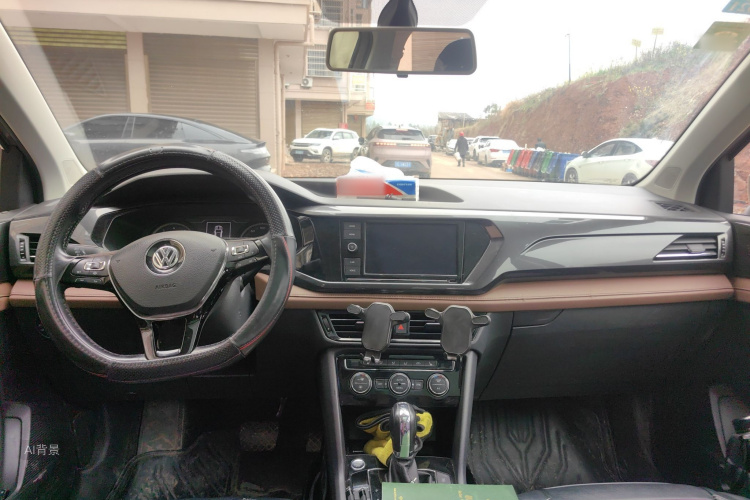 Volkswagen Tharu 2019 immagine di auto #11