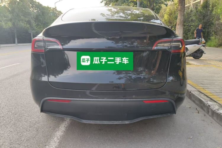 Tesla Model Y 2023 car image #4