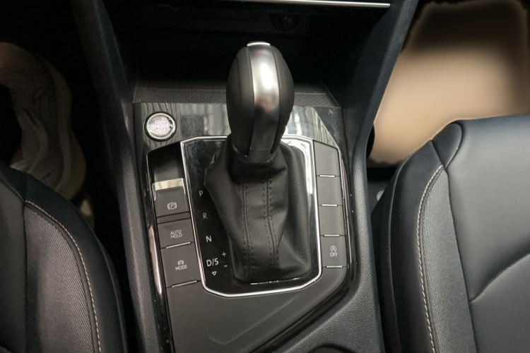 Volkswagen Tharu 2024 car image #24