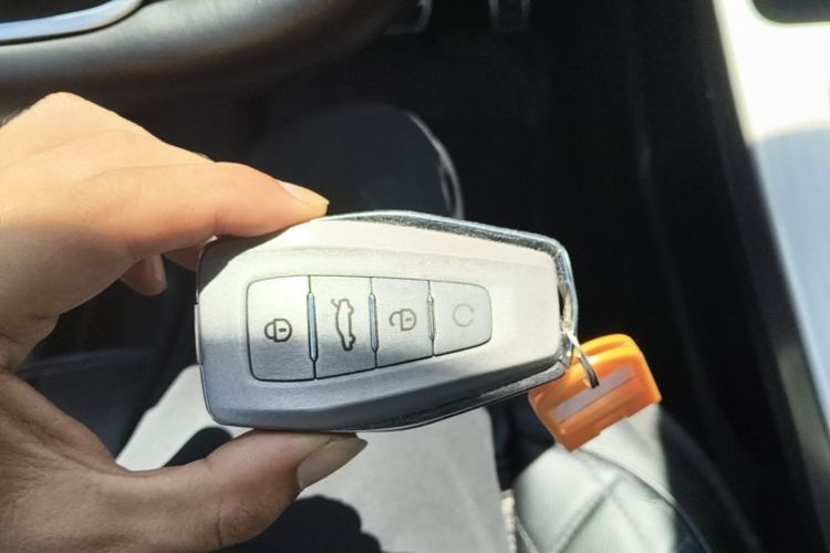 2018 immagine di auto #10