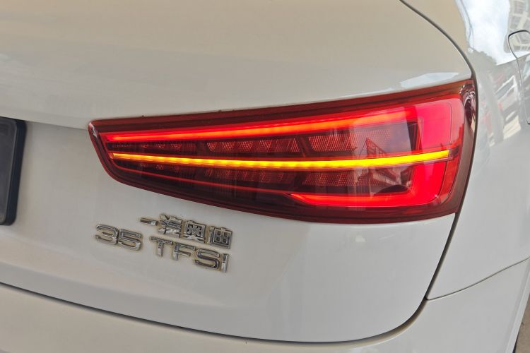 Audi Q3 2017 #8 Audi Q3 2017 car image #8