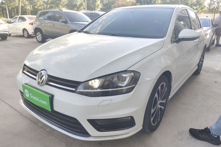 Volkswagen Golf 2016 car image #2