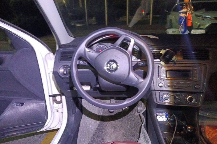 Volkswagen Santana 2017 #11 Volkswagen Santana 2017 car image #11