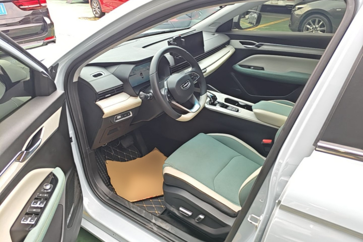 GEELY Emgrand L HiP 2022 car image #12