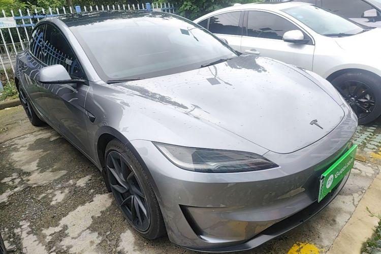 Tesla Model 3 2024 car image #4