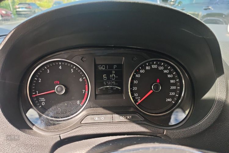 Volkswagen Polo 2017 car image #13