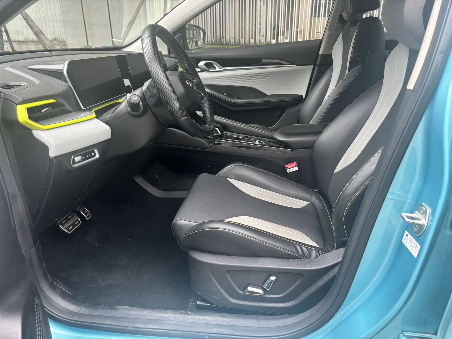 GEELY Coolray 2022 #8 GEELY Coolray 2022 صورة سيارة #8