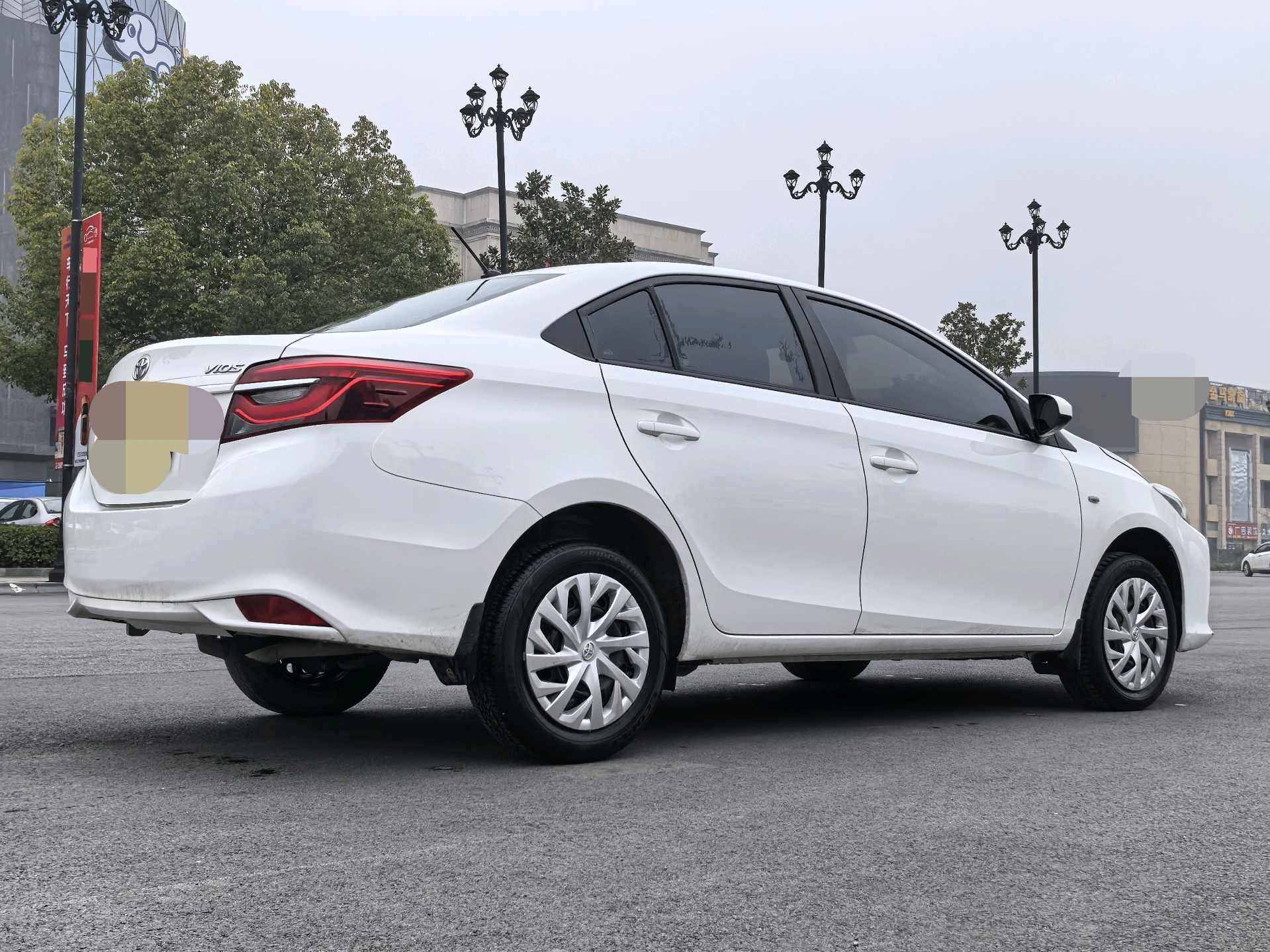 Toyota Vios 2022 imagen de coche #7