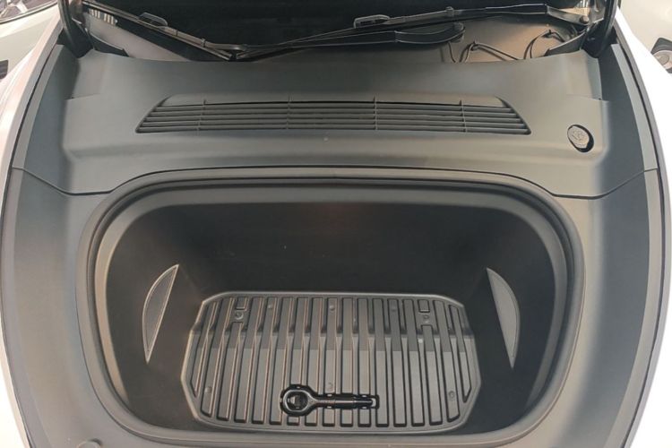 Tesla Model Y 2024 #22 Tesla Model Y 2024 car image #22
