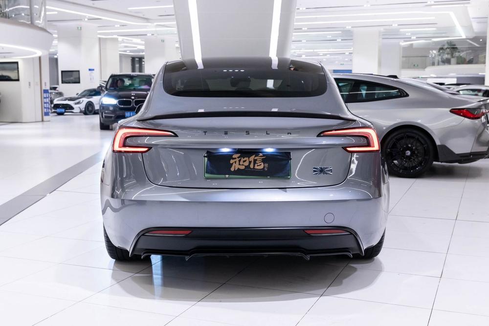 Tesla Model 3 2026 car image #5
