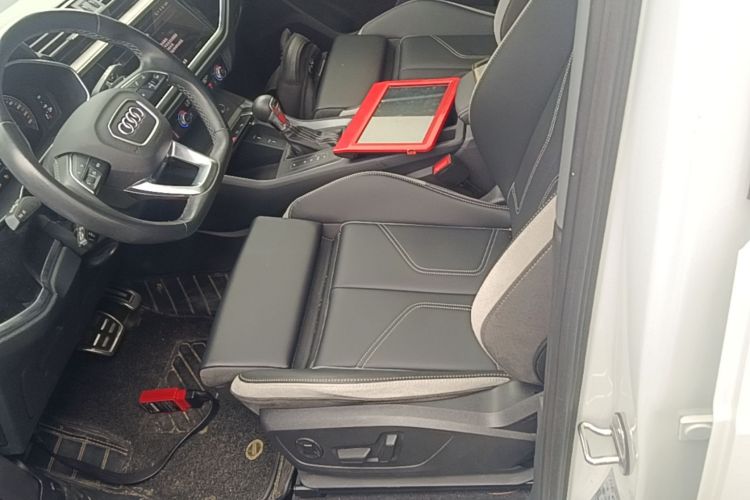 Audi Q3 2024 car image #18