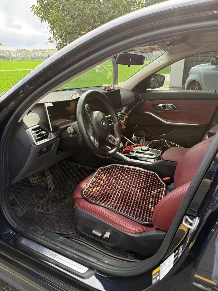 BMW i3 2023 car image #3