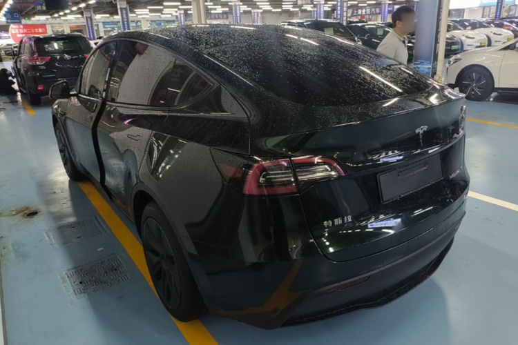 Tesla Model Y 2023 #5 Tesla Model Y 2023 car image #5