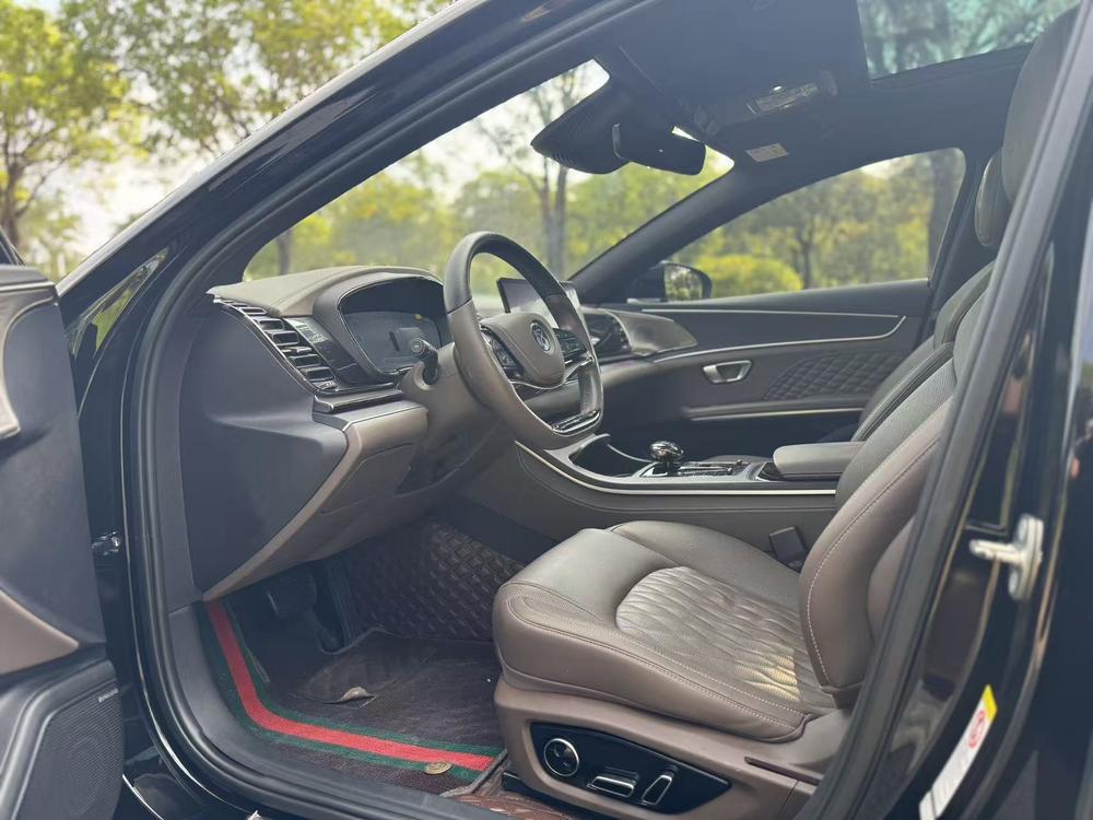 BYD Han 2023 car image #17